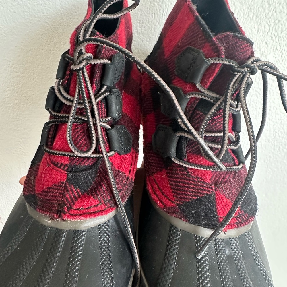 Sorel Women's Black & Red Plaid Duck Boots - Picture 4 of 7